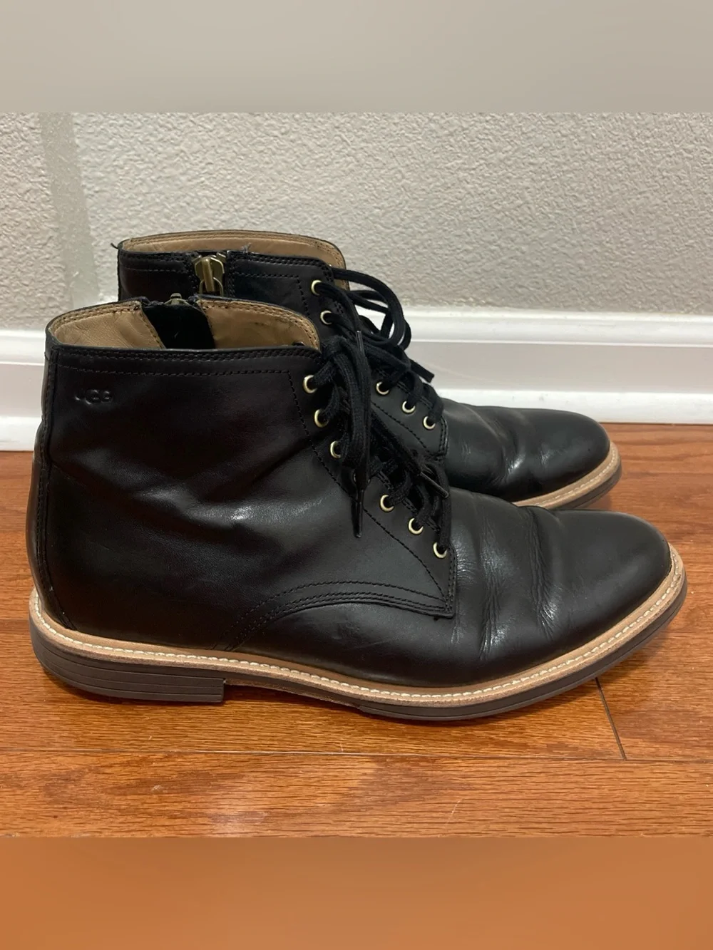 UGG Men's Chadon Leather Black Lace Up Boots with Side Zipper Sz 10